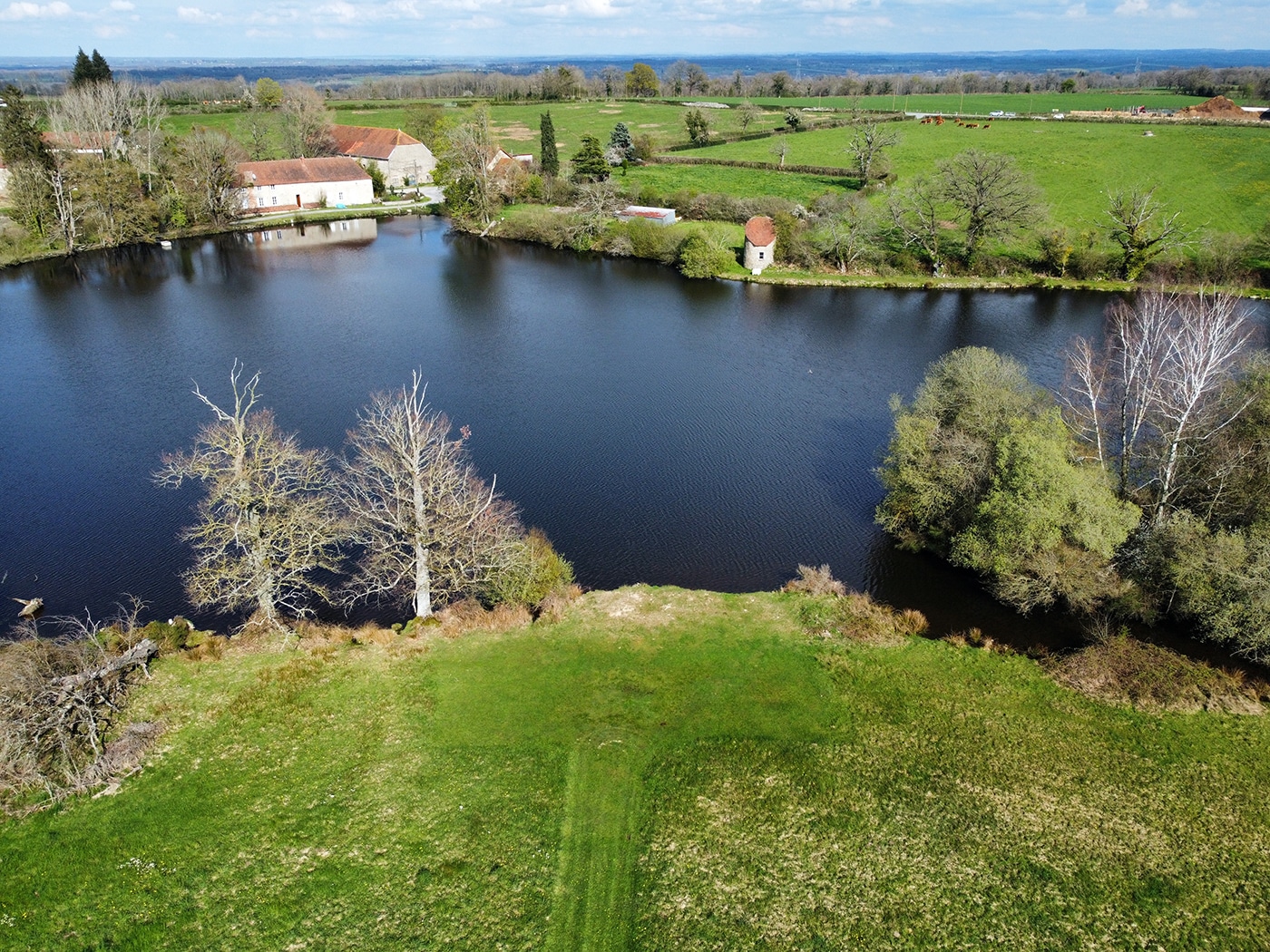 Domaine d'Exception de 29 hectares avec étang de 12 hectares (23)